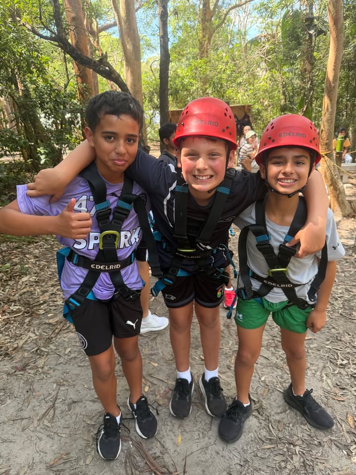 763565872230263_1428367419083435-1