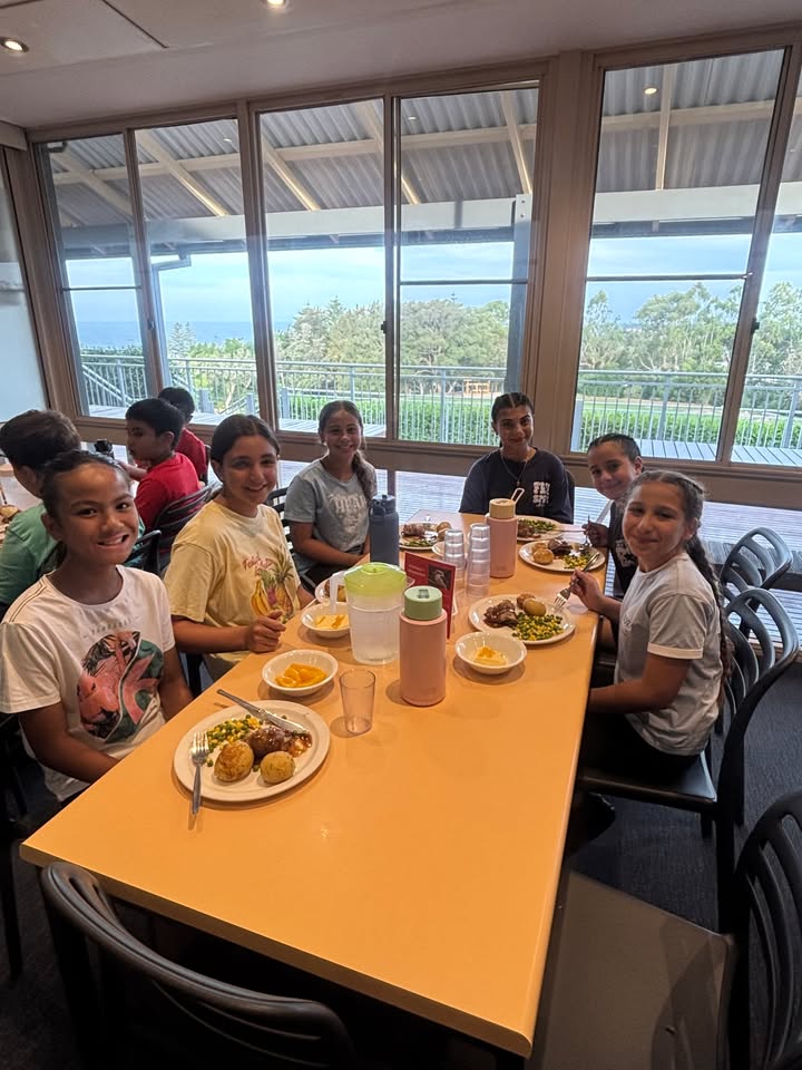 763565872230263_1428368872416623-1