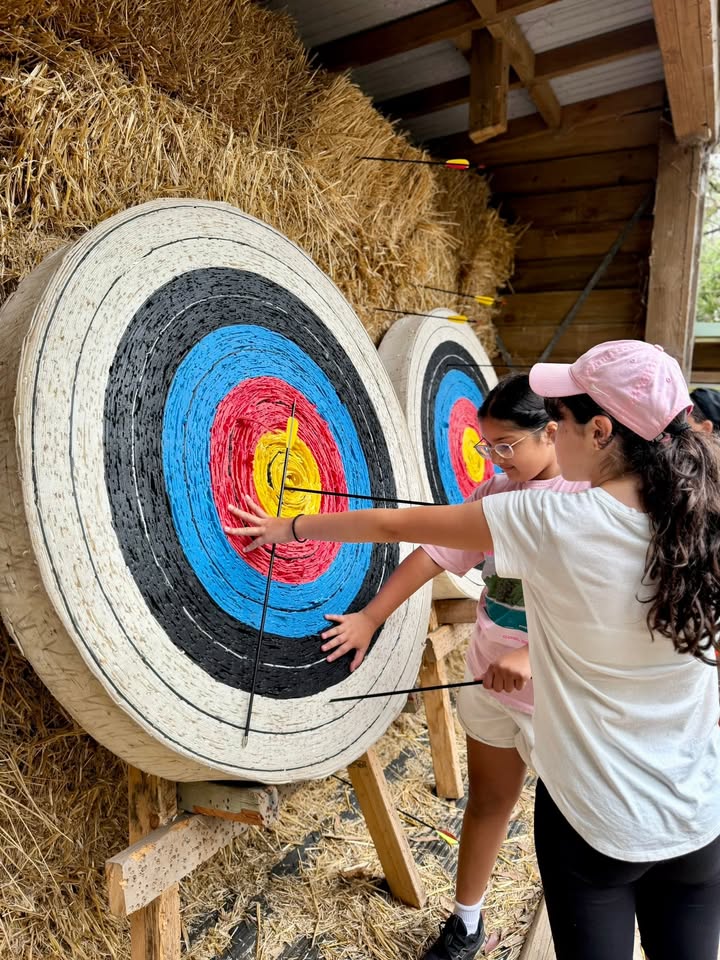 763565872230263_1428945982358912-1